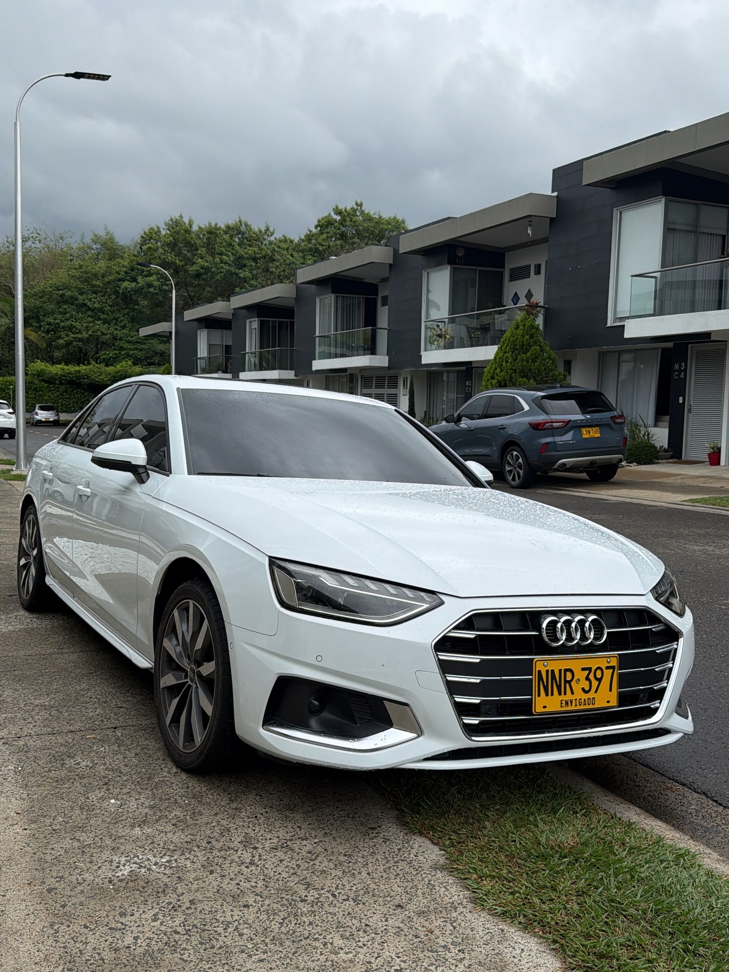 Audi A4 2025 — sedán alemán de última generación con tecnología virtual cockpit