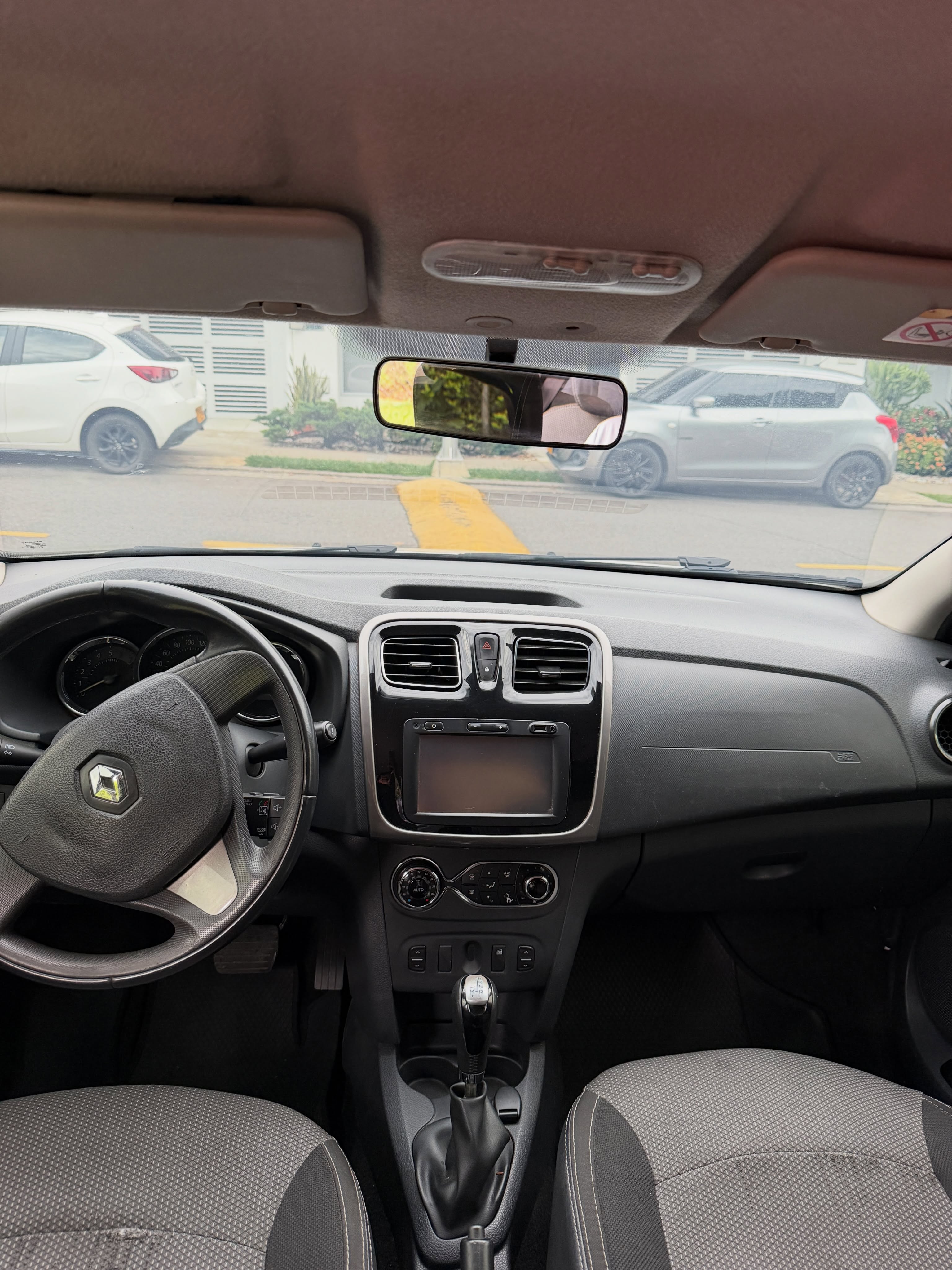Renault Logan Sedán — imagen 5