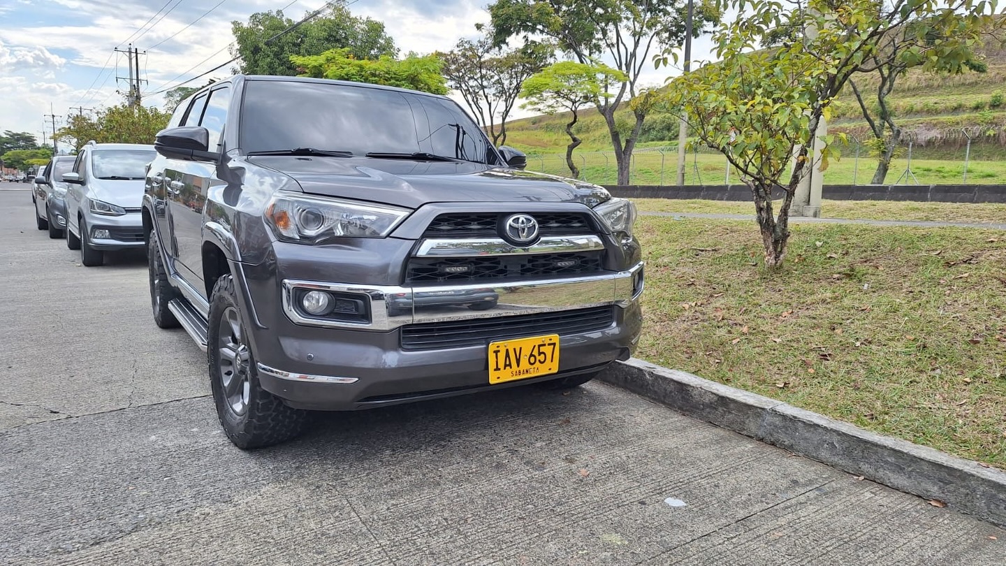 Toyota 4Runner Limited — imagen 2