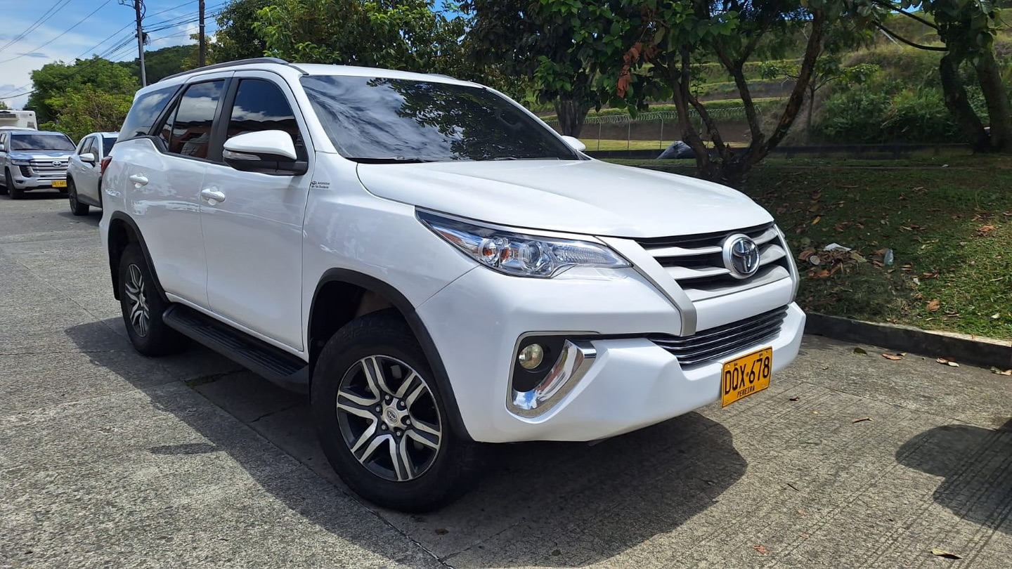 Toyota Fortuner — imagen 2